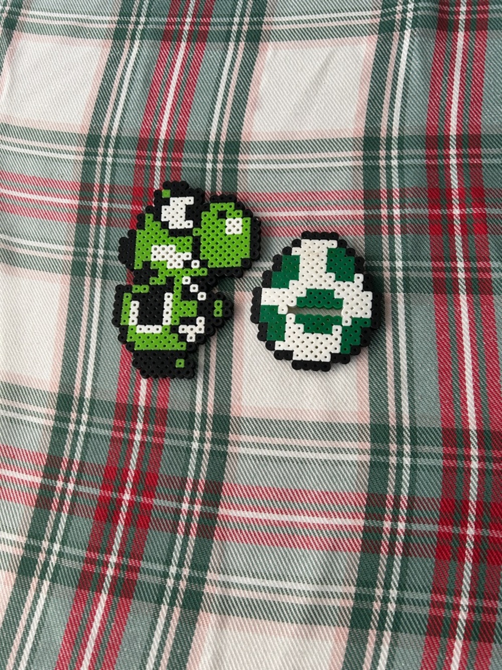 Handmade Pixel Bead Yoshi & 1-Up Mushroom - Green & puWhite
